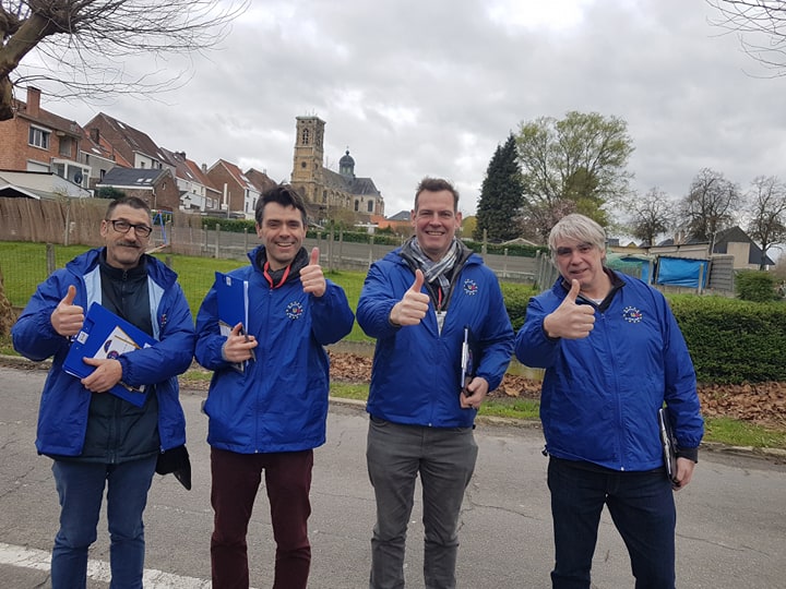 De B.U.B. bij het verzamelen van handtekeningen in Grimbergen, Brabant op 16 maart 2019. - Le B.U.B. lors de la récolte de signatures à Grimbergen dans le Brabant le 16 mars 2019 (foto - photo B.U.B.)